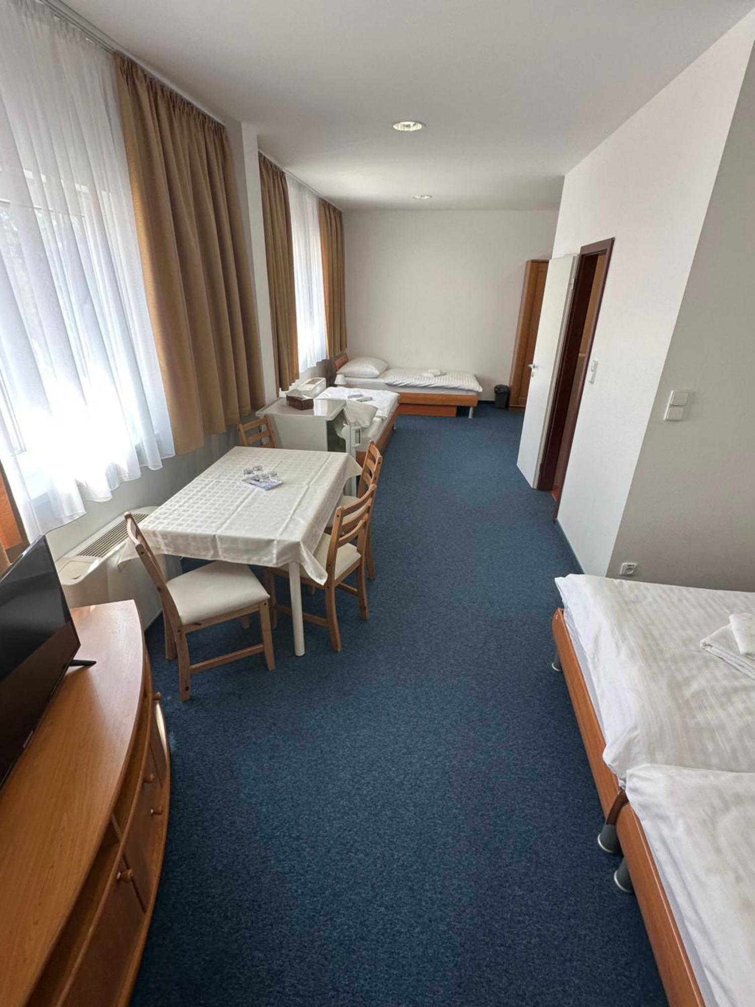 Hotel Remy Bratislava Dış mekan fotoğraf